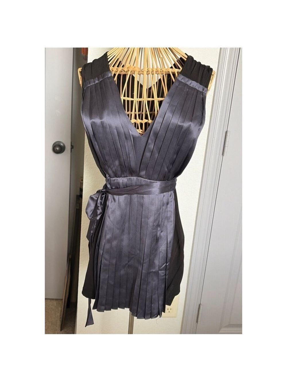 NWOT Women's BCBGMAXAZRIA Black Gray Pleated Tunic Top L #0044